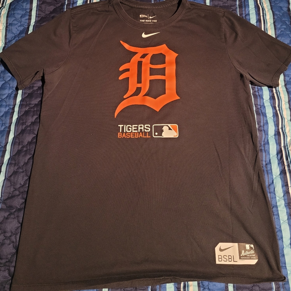 Nike large blue Detroit Tigers dri fit shirt